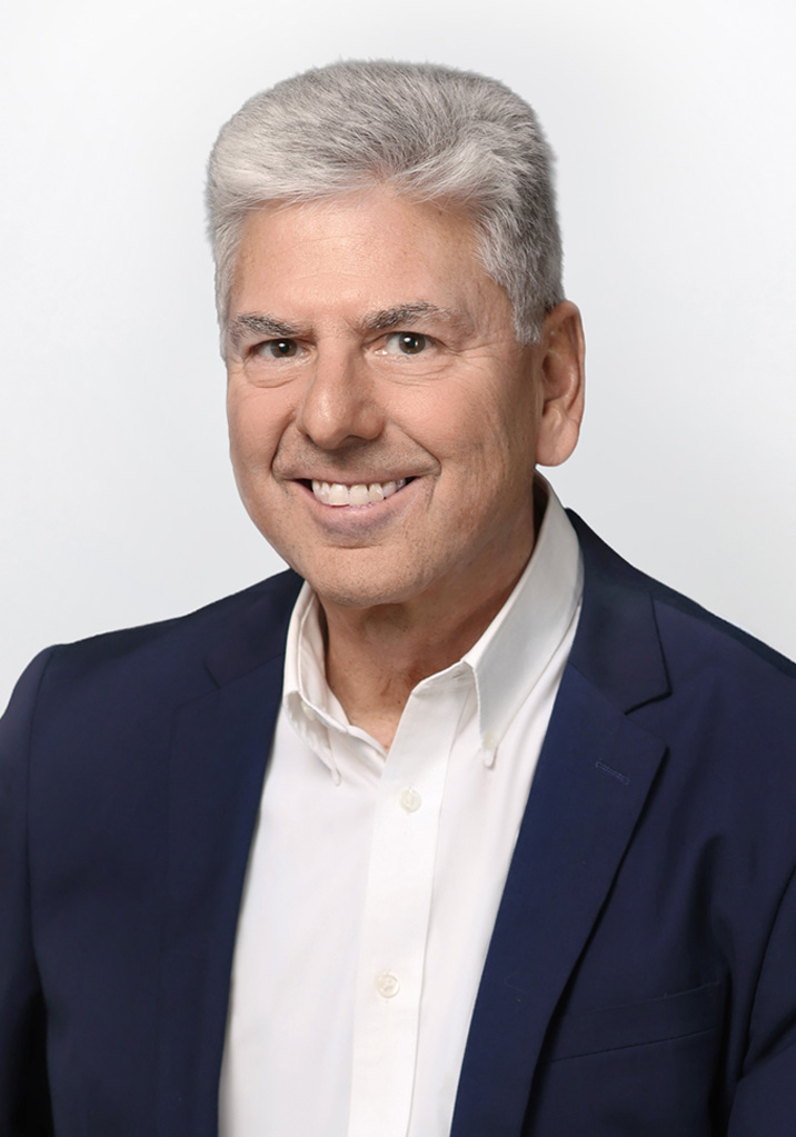 Dennis Riley Headshot