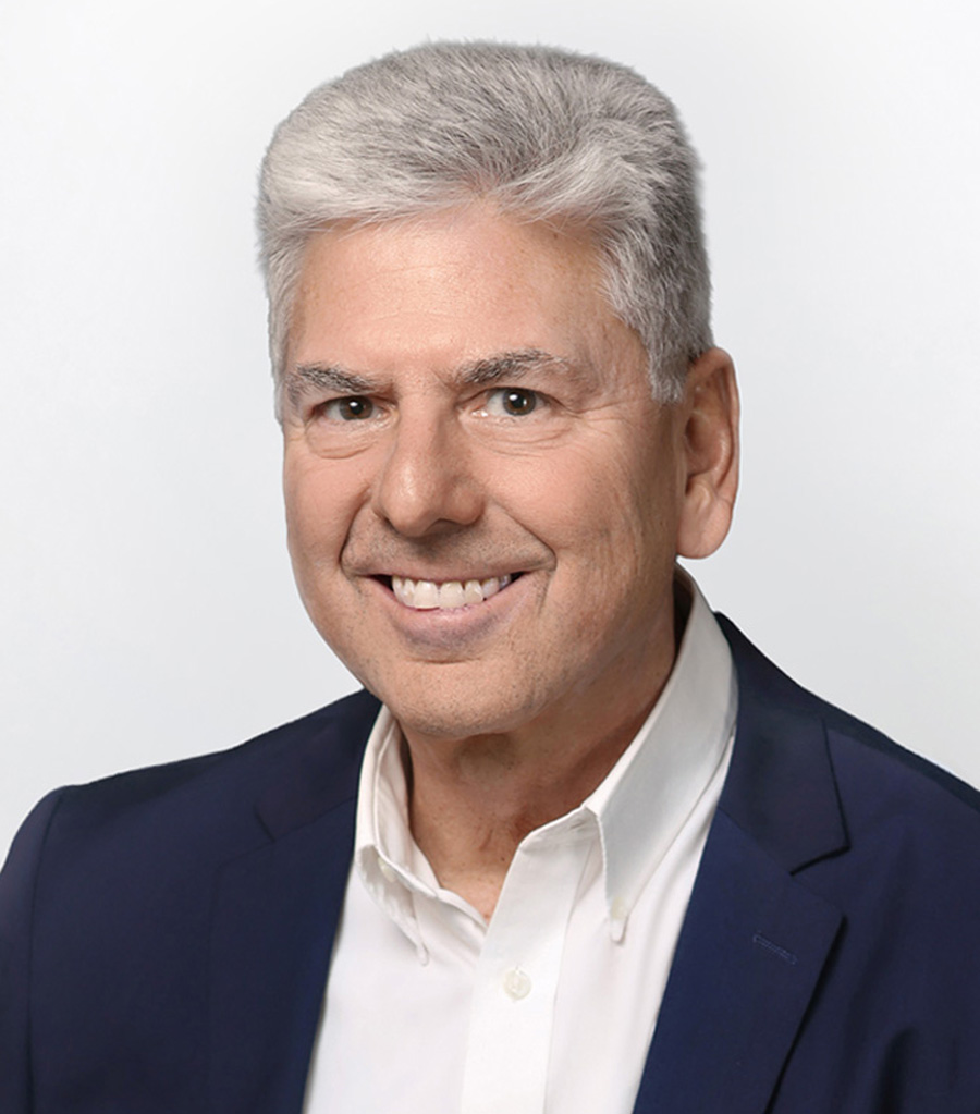 Dennis Riley Headshot